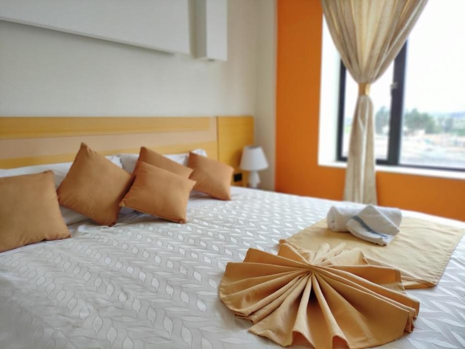 Hotel Golden Coral Tulcán Eksteriør billede